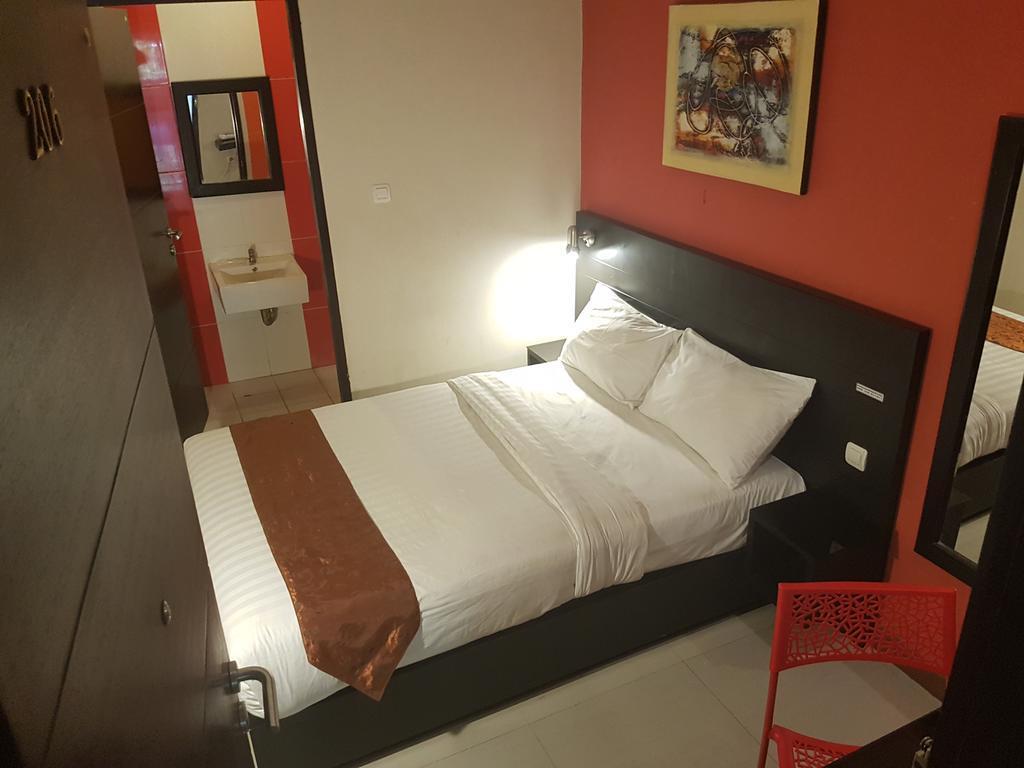 Budget Hotel Ambon Bagian luar foto