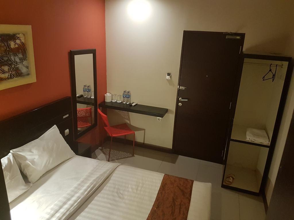 Budget Hotel Ambon Bagian luar foto