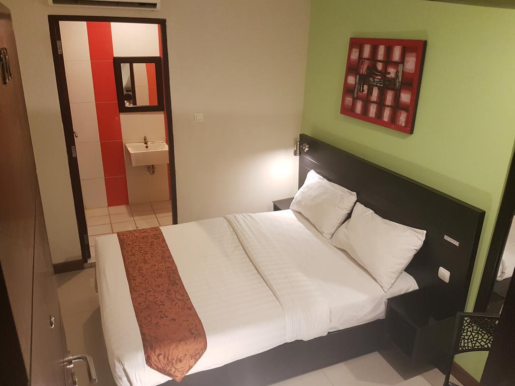Budget Hotel Ambon Bagian luar foto
