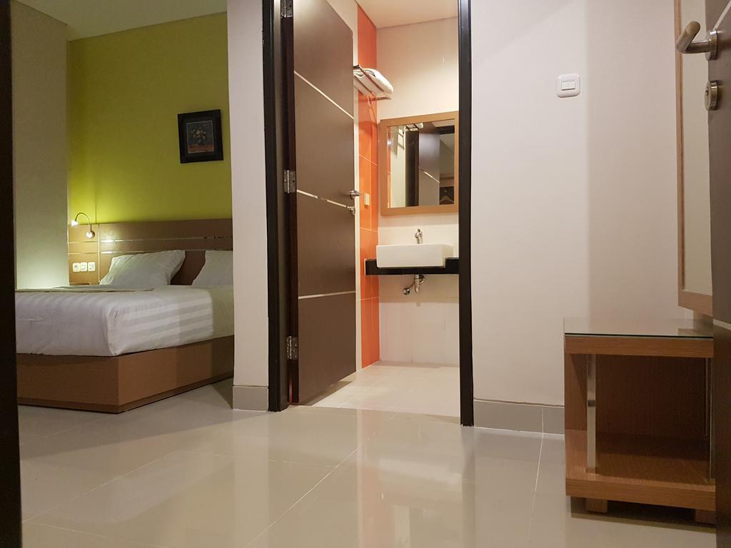 Budget Hotel Ambon Bagian luar foto