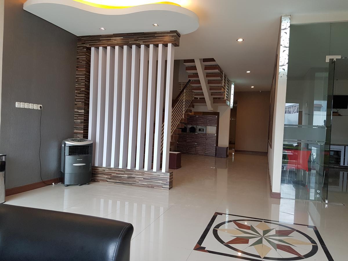 Budget Hotel Ambon Bagian luar foto