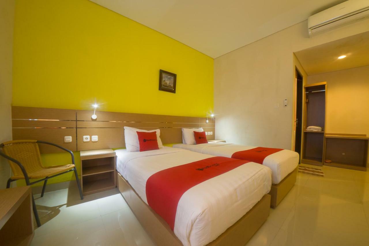 Budget Hotel Ambon Bagian luar foto