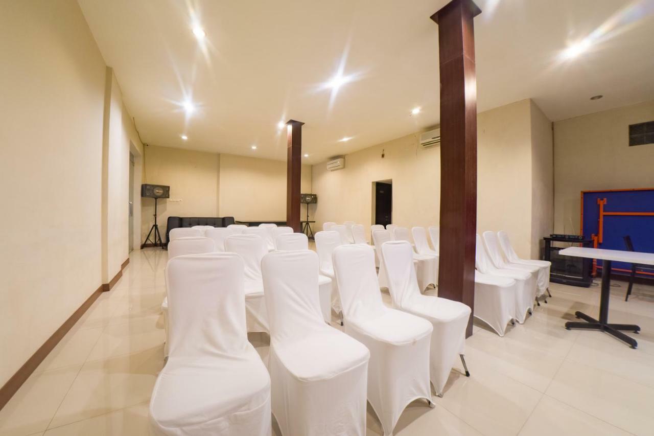 Budget Hotel Ambon Bagian luar foto