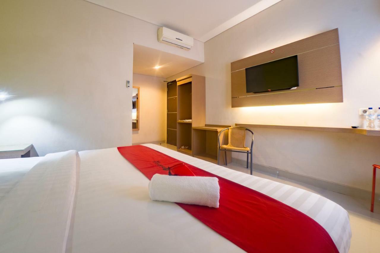 Budget Hotel Ambon Bagian luar foto