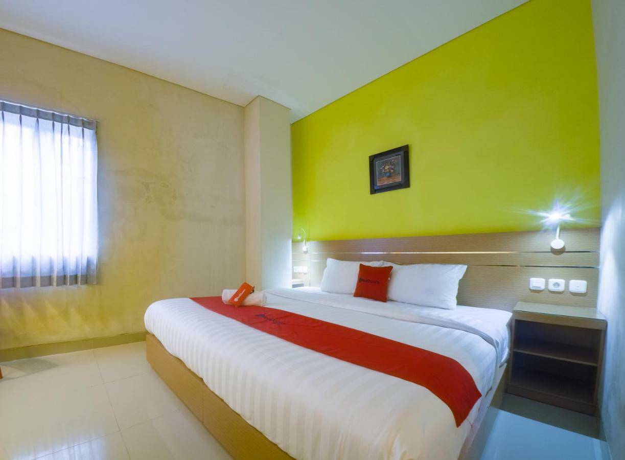 Budget Hotel Ambon Bagian luar foto