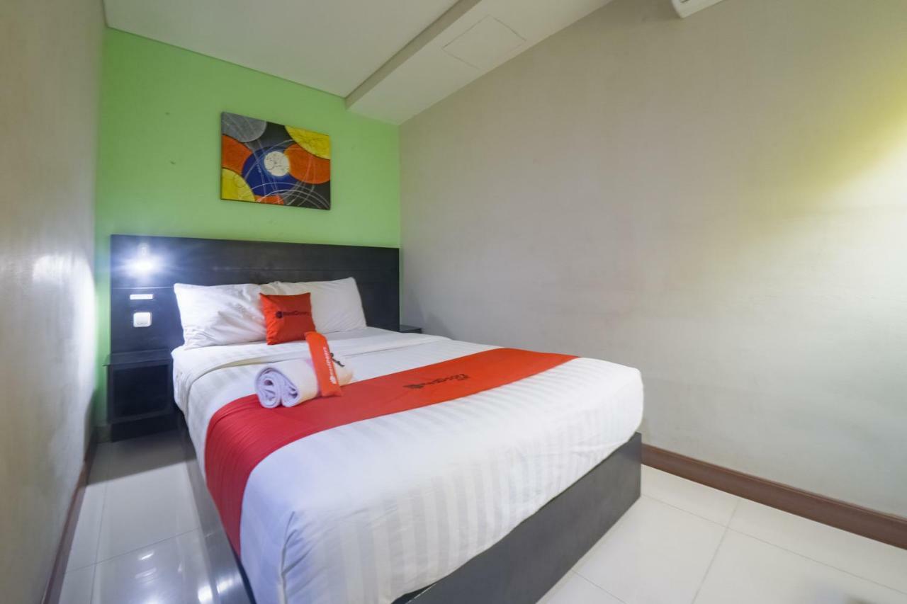 Budget Hotel Ambon Bagian luar foto