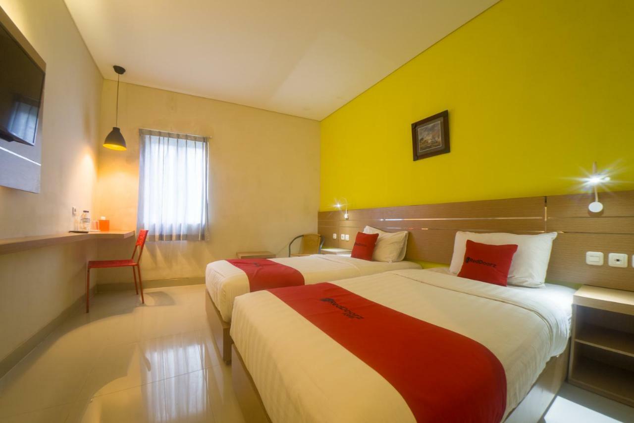 Budget Hotel Ambon Bagian luar foto