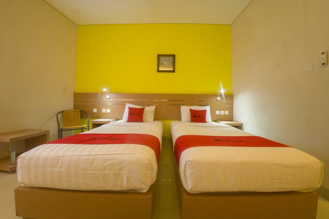 Budget Hotel Ambon Bagian luar foto